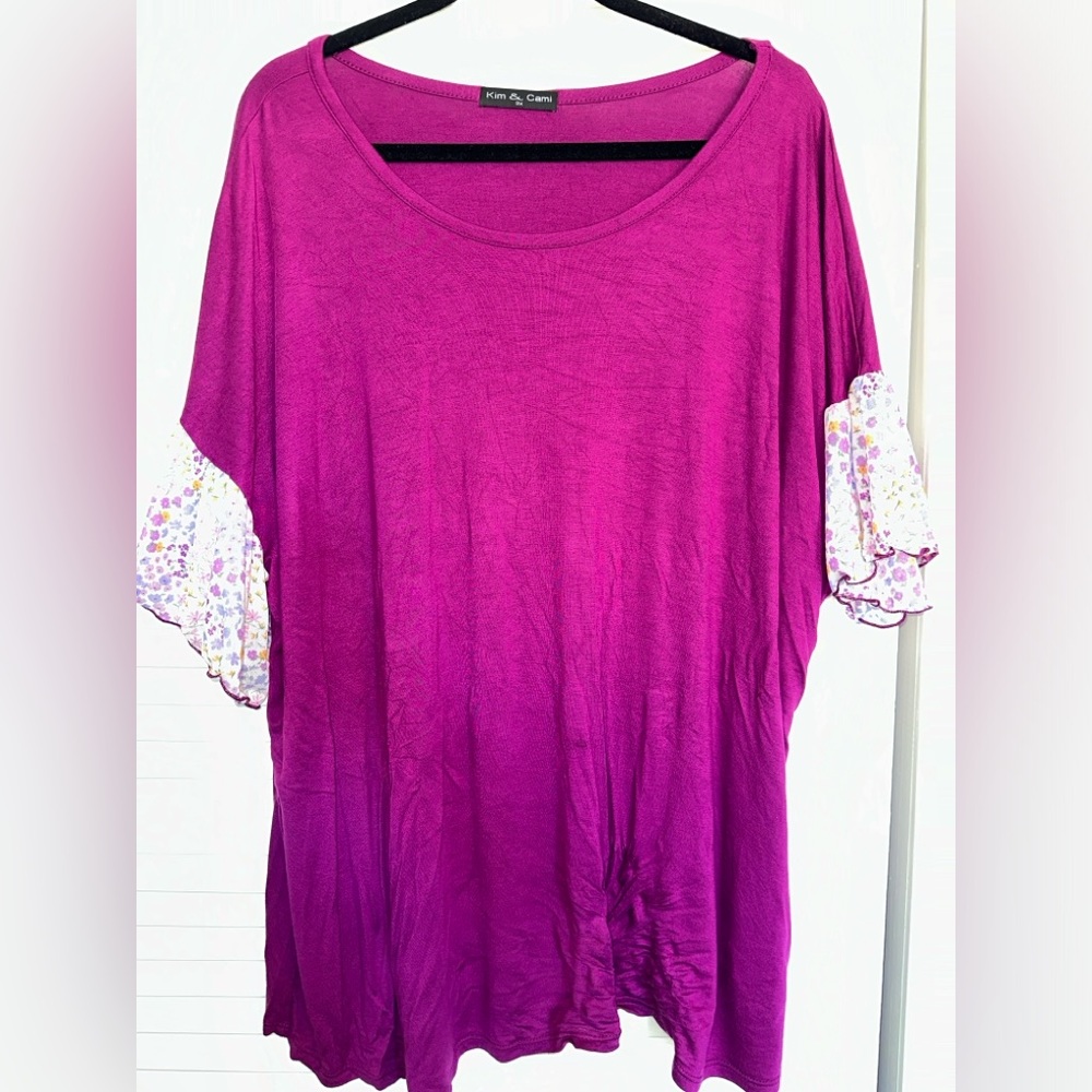 Kim & Cami Ruffle Sleeve Top